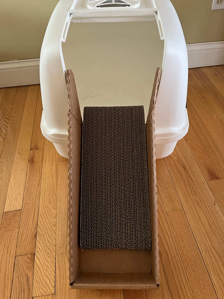 Purrfectly Clean Paws® Anti-Tracking, Scratcher, Cat Litter Box Ramp